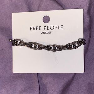 NWT!!! FREE PEOPLE silver anklet!